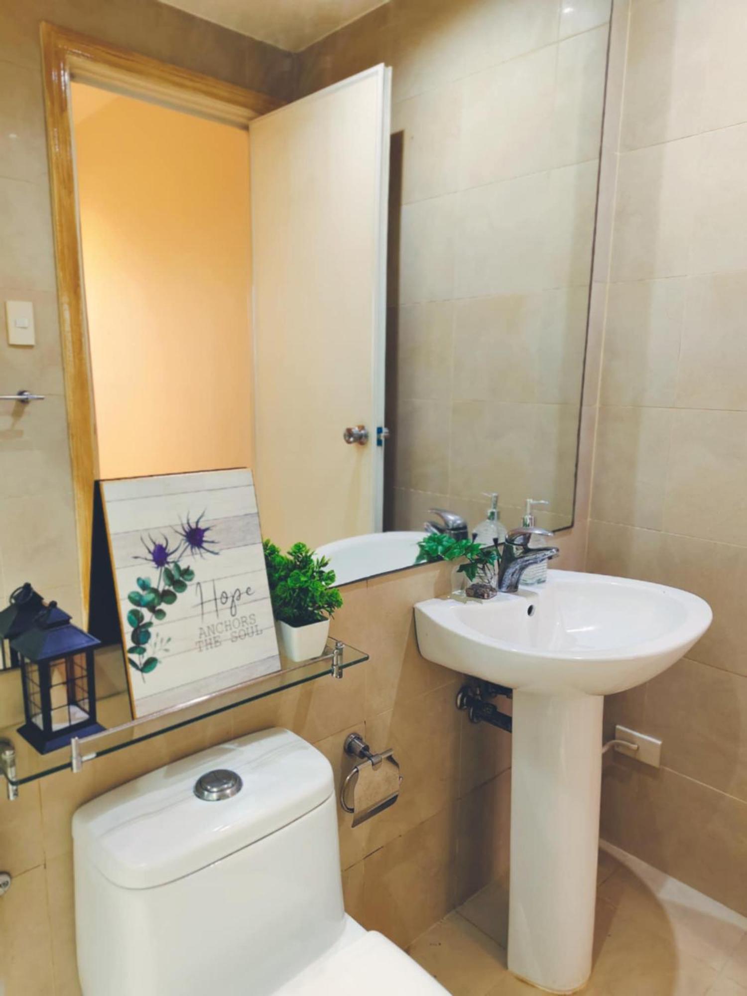 Gramercy Residences Makati By Christine Ph With Balcony