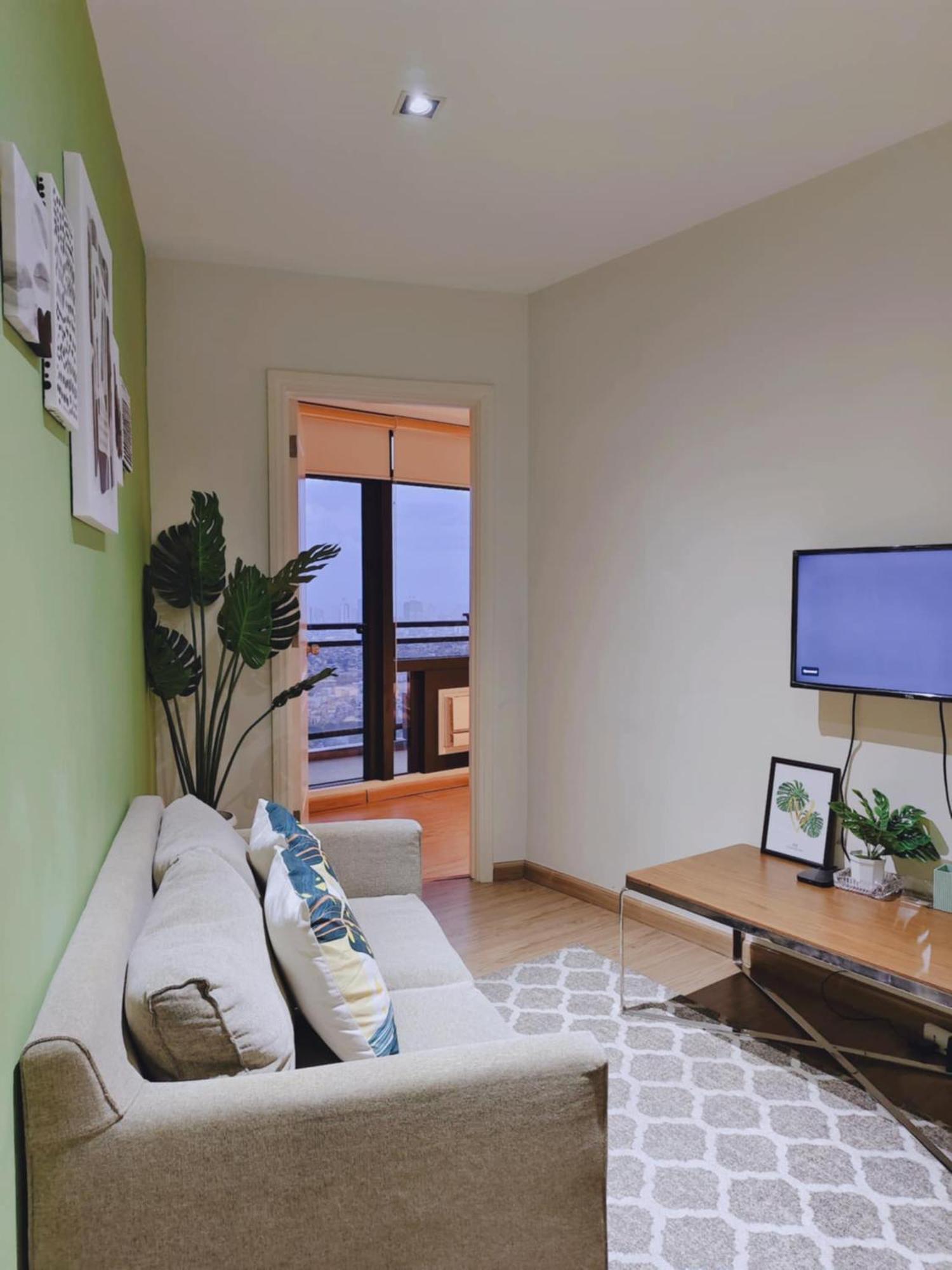 Aparthotel Gramercy Residences Makati By Christine Ph With Balcony Makati City