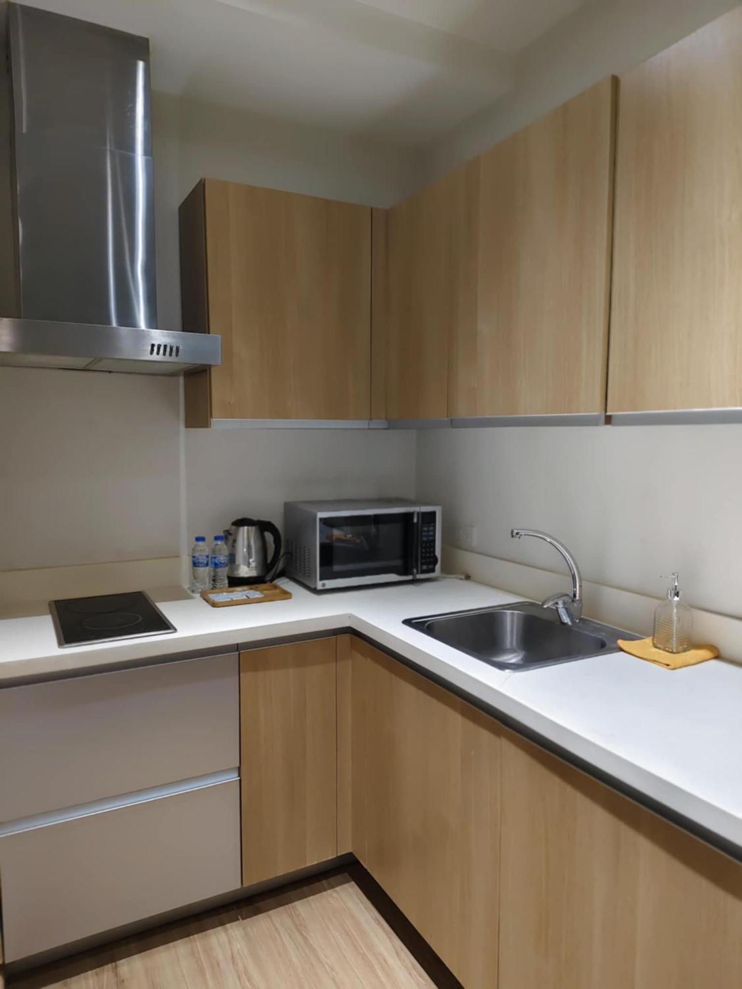 Aparthotel Gramercy Residences Makati By Christine Ph With Balcony *