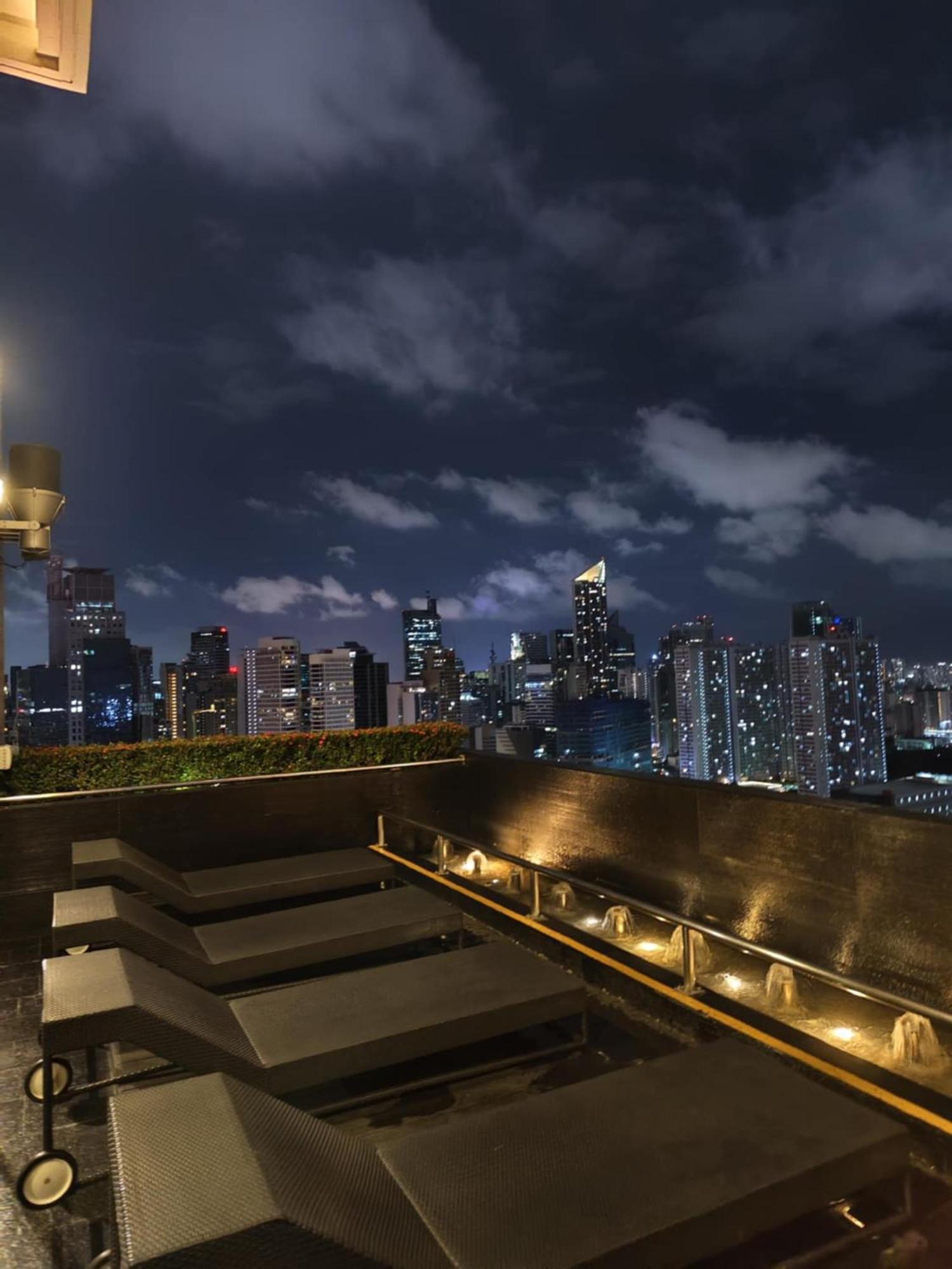 Aparthotel Gramercy Residences Makati By Christine Ph With Balcony Makati City