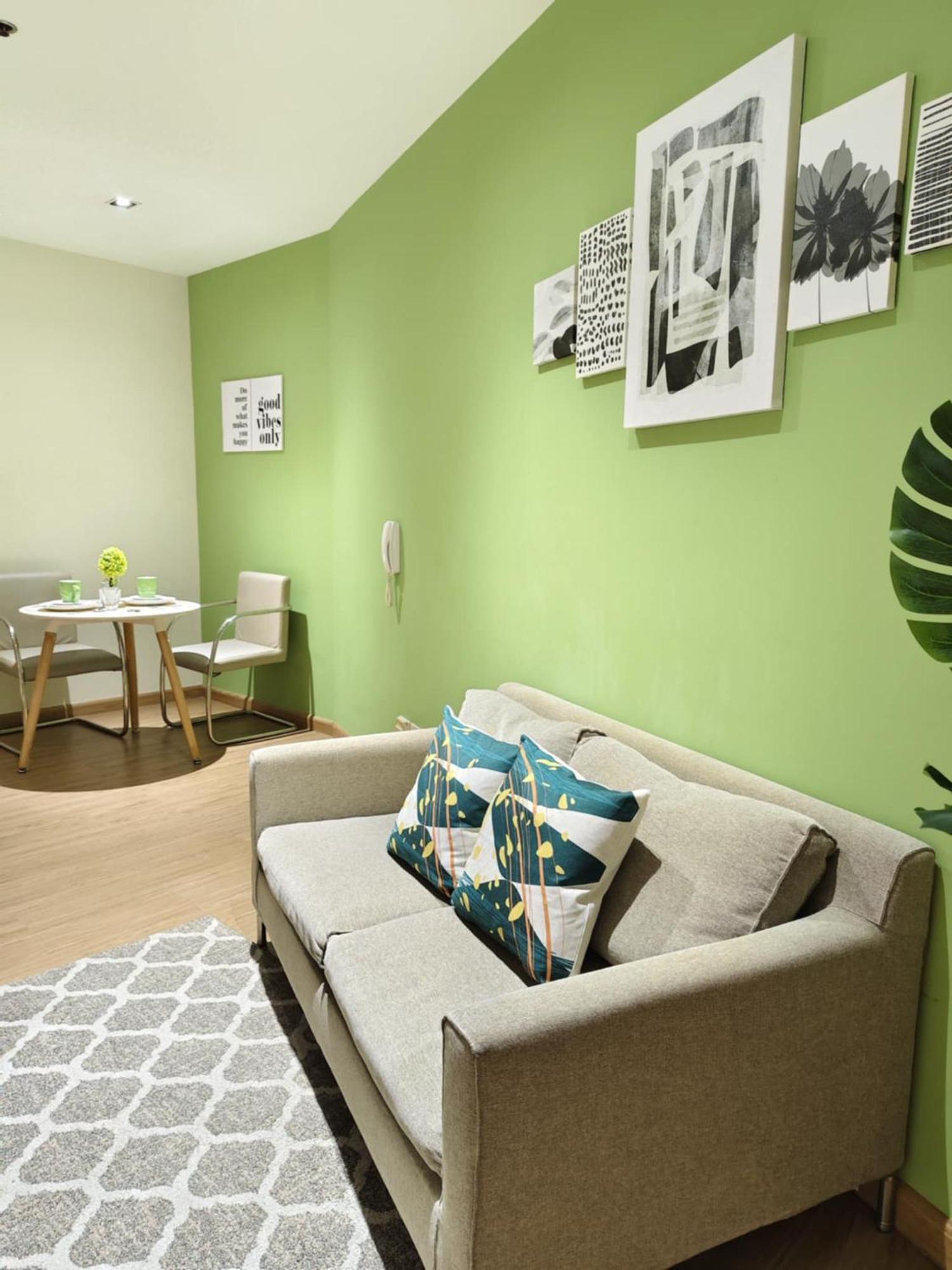 Aparthotel Gramercy Residences Makati By Christine Ph With Balcony
