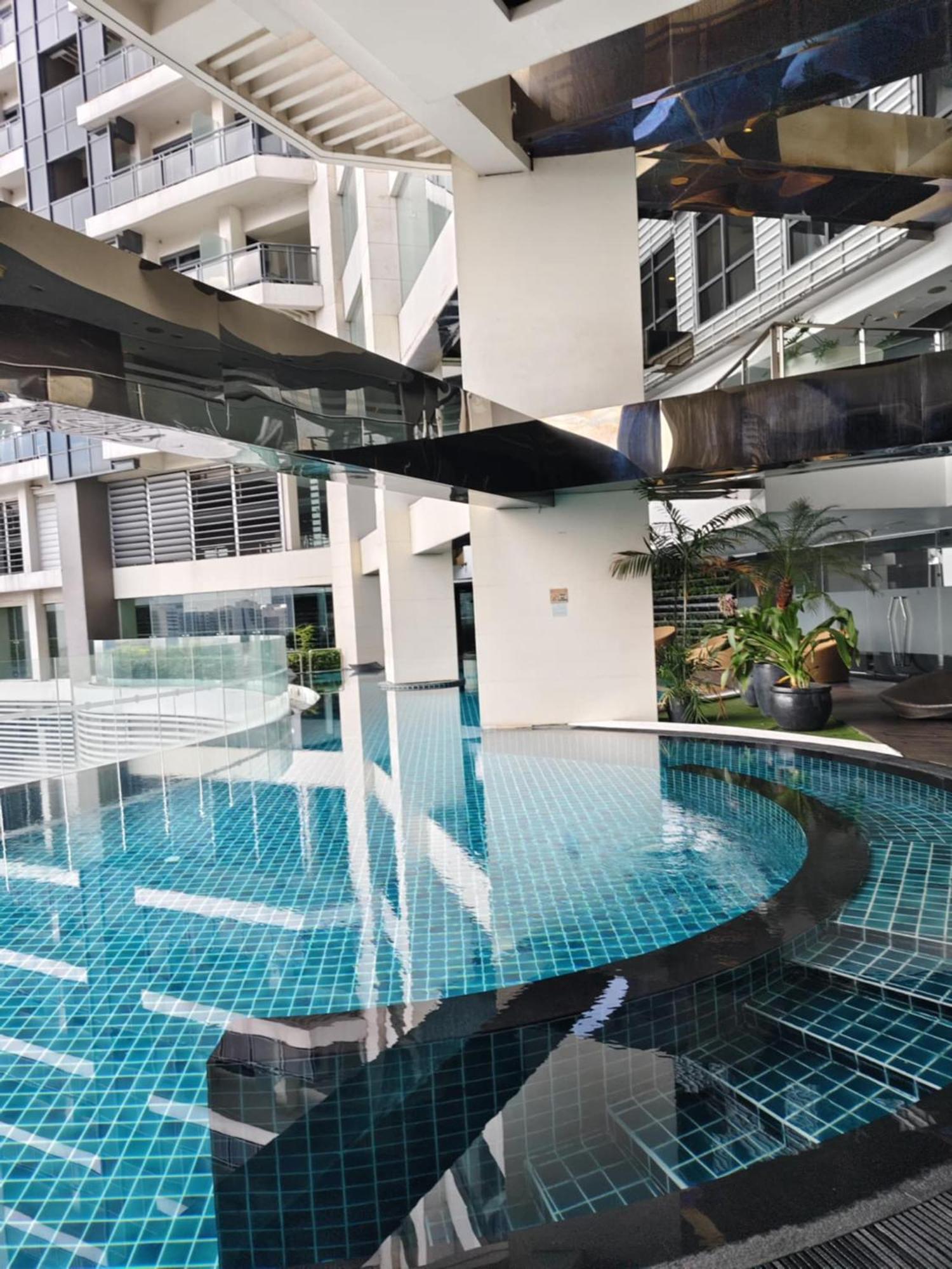 Gramercy Residences Makati By Christine Ph With Balcony Aparthotel Makati City