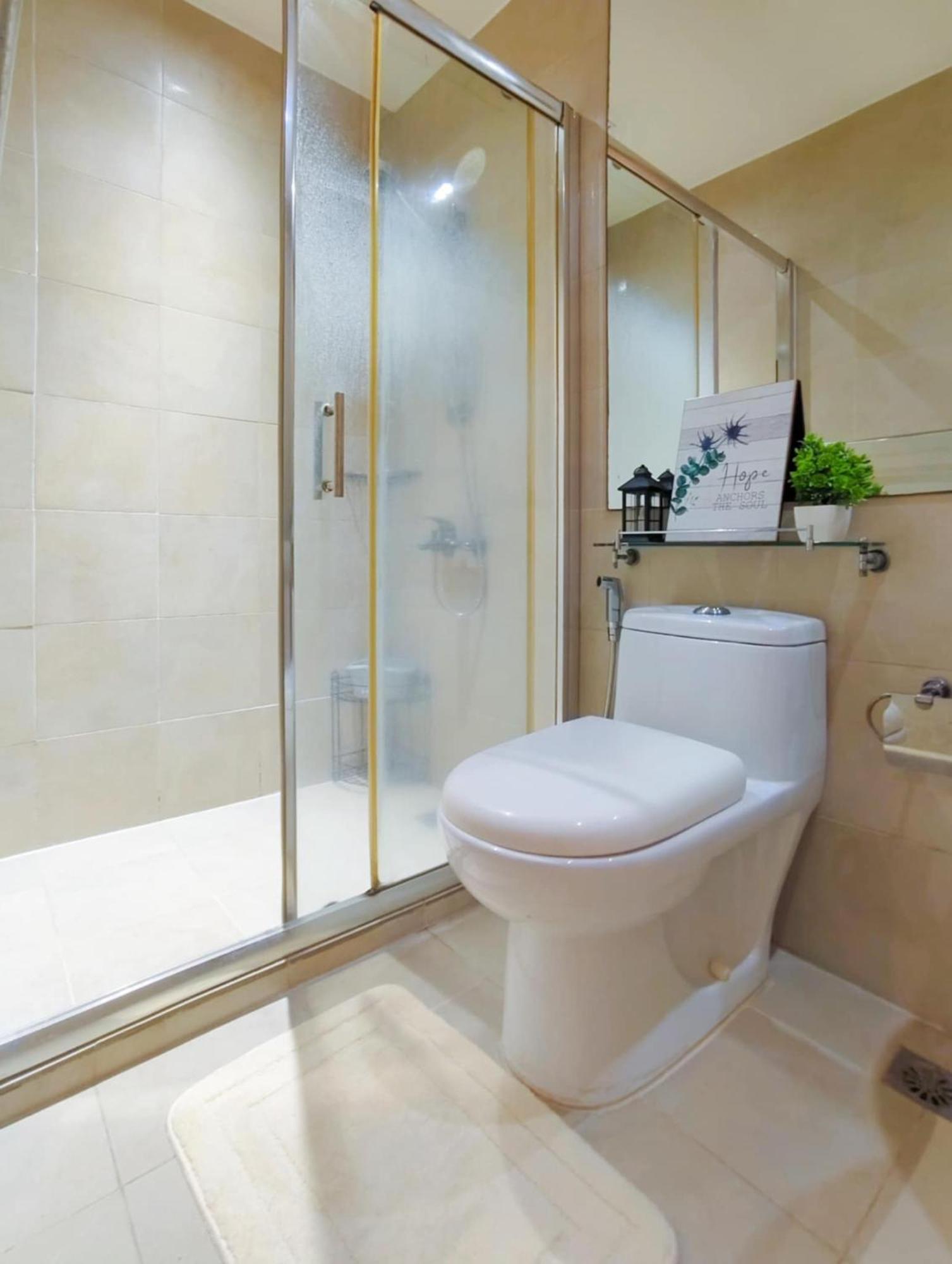 Gramercy Residences Makati By Christine Ph With Balcony * Makati City