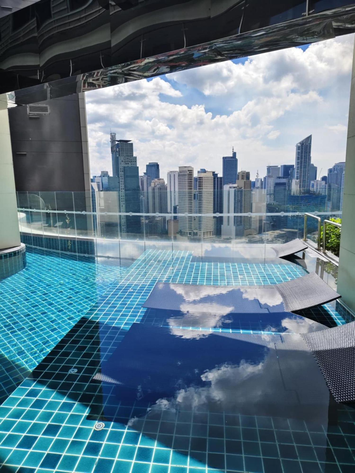 Aparthotel Gramercy Residences Makati By Christine Ph With Balcony *