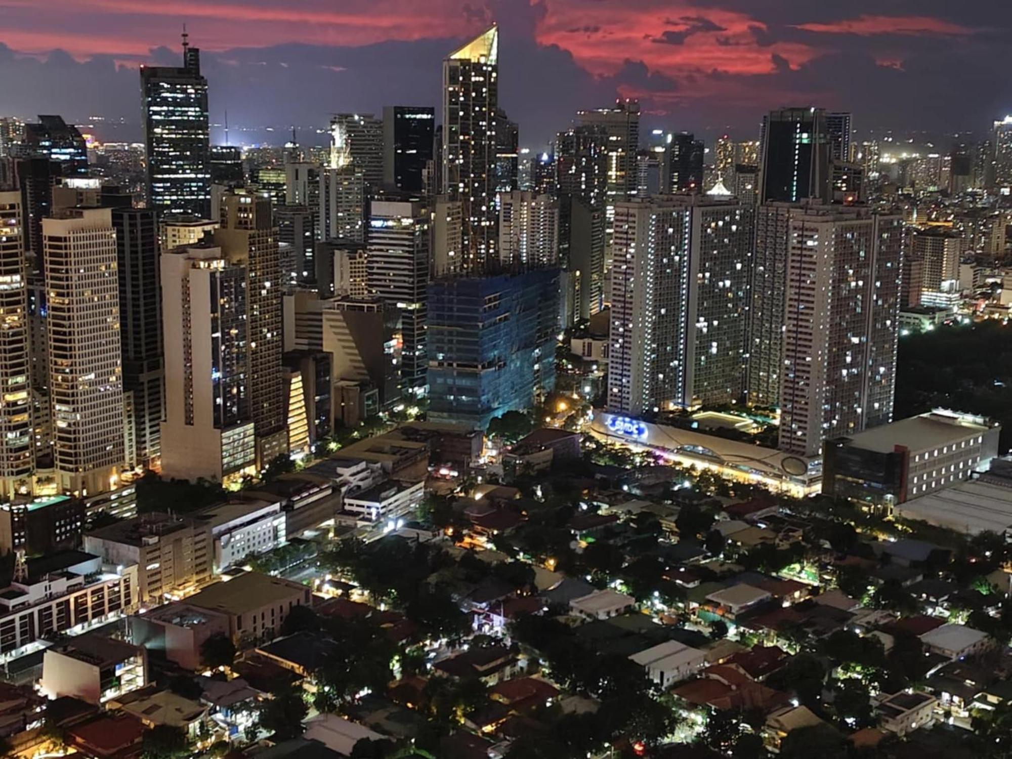Aparthotel Gramercy Residences Makati By Christine Ph With Balcony